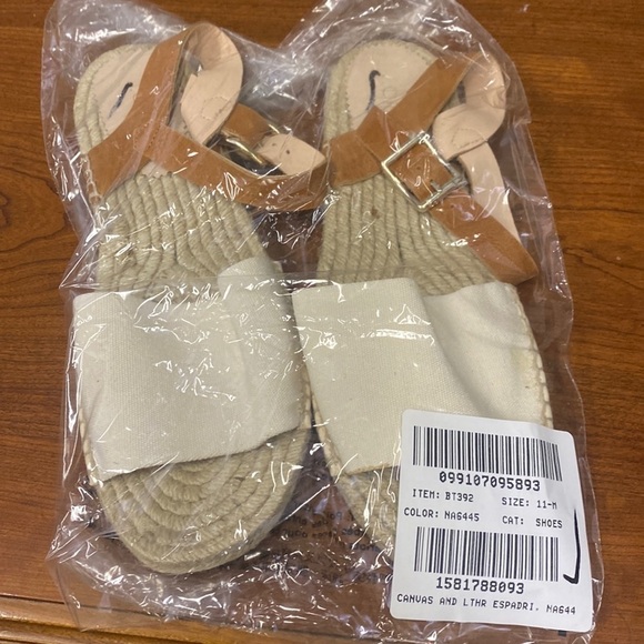 J Crew Made-in-Spain ankle-strap espadrilles in leather
Item BT392 - Picture 2 of 3